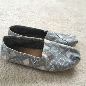 Toms Classic in Slate Blue Aztec Print – 8.5